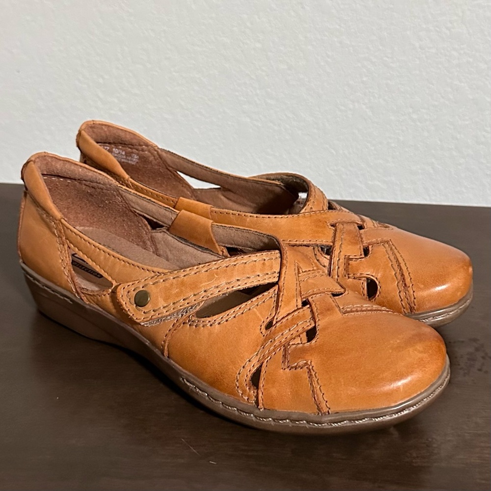 NEW Clarks Collection Evianna Peal Flats Tan Leather 7M Mary Jane Comfort Shoes
